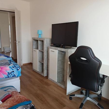 Moderni Pokoj S Parkovanim Zdarma Brno Esterno foto