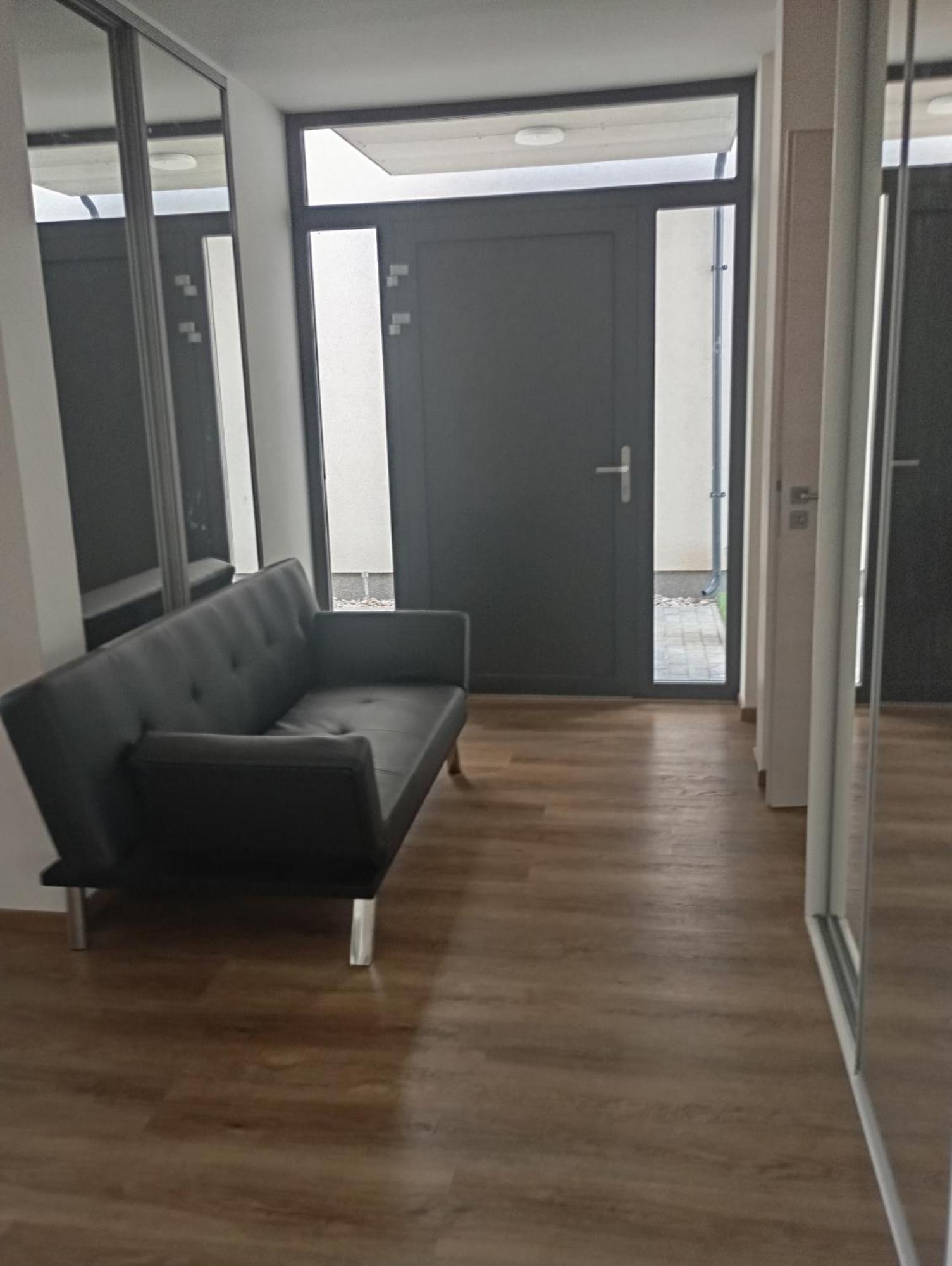 Moderni Pokoj S Parkovanim Zdarma Brno Esterno foto